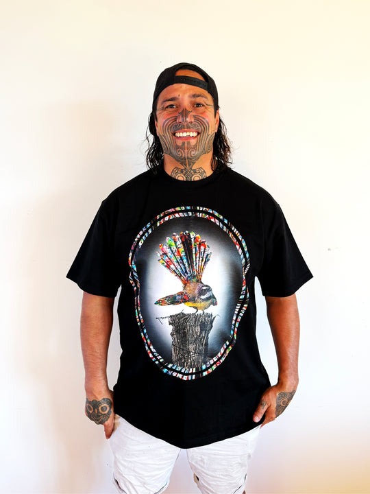 Hori Fantail Tee & crew